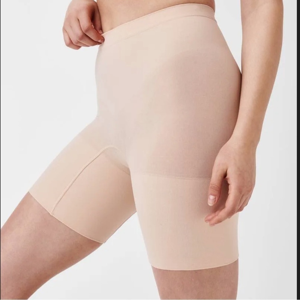 SPANX Seamless Everday Shaping Shorts